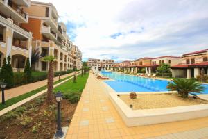 Green Life Beach Resort Apartment