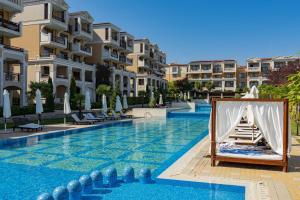 Green Life Beach Resort Apartment