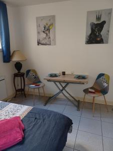 Appartements Le Senlipin, studio centre ville, coeur de Senlis, proche parc Asterix : Appartement 1 Chambre