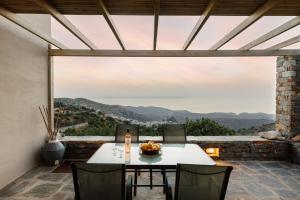 Cycladic Villa with sea view!