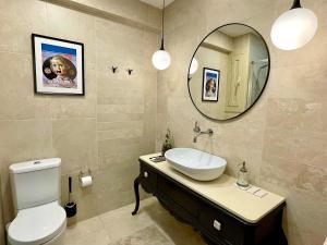 Abbott apartment - 1 min from the beach - 100m2 - sleeps 8