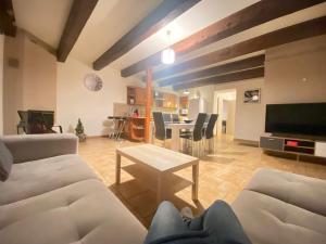 Appartements Appartement « Chez Falco » vue sur le chateau : photos des chambres
