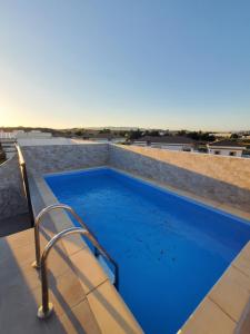 Ático dúplex en primera línea con piscina privada!