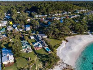 The Green Whaler Hyams Beach