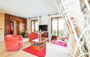 Maisons de vacances Stunning Home In Salses Le Chteau With Outdoor Swimming Pool : photos des chambres
