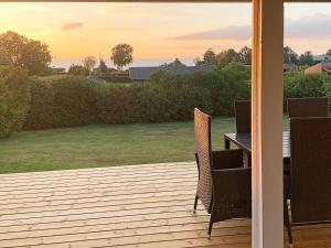 6 person holiday home in Allingåbro-By Traum