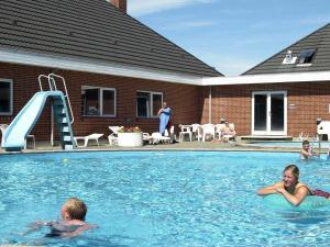 Inviting Holiday Home in R m with Swimming pool