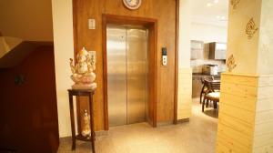 UDS Villa Scandinavian - Next to VFS, Walking to Connaught Place