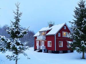7 person holiday home in LJUNG