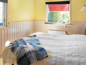 6 person holiday home in HENÅN