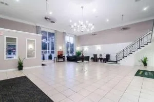 Suburban Studios Williamsburg Central - Gloucester