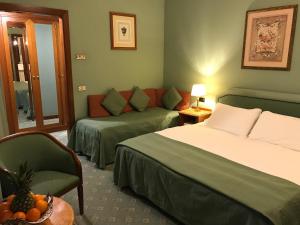 Triple Room room in Hotel Mecenate Palace