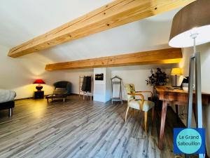 Appartements LOGIS DES ROCHES - 3 VILLAS VUE EXCEPTIONNELLE - Le Petit Chevalet, Le Grand Sabouillon & la Villa Opaya : photos des chambres