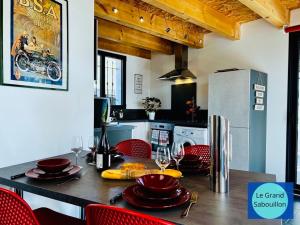 Appartements LOGIS DES ROCHES - Le Petit Chevalet & Le Grand Sabouillon - 2 VILLAS VUE EXCEPTIONNELLE ! : photos des chambres