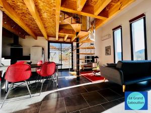 Appartements LOGIS DES ROCHES - Le Petit Chevalet & Le Grand Sabouillon - 2 VILLAS VUE EXCEPTIONNELLE ! : photos des chambres