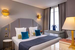 Hotels Hotel Victor Hugo Paris Kleber : 2 Chambres Doubles Communicantes