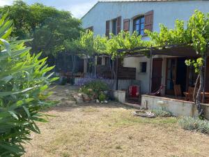 FERME DU MOULIN ROUX- 2 superbes appartements- 2cbres chacun- classe 3 etoiles, climatises : photos des chambres