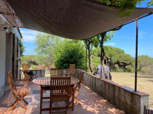 FERME DU MOULIN ROUX- 2 superbes appartements- 2cbres chacun- classe 3 etoiles, climatises : Appartement 2 Chambres