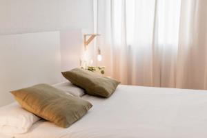 Three-Bedroom Apartment - 3rd Floor room in Apartamentos FV Flats Valencia - Mestalla III