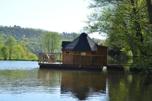 Campings Les cabanes du Duzou : photos des chambres