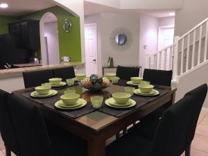 Sunny South Facing Pool with Hot Tub and Lake View Near Disney