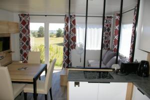 Maisons de vacances Mobile Home OuiReves 560 facing the Mediterranean : photos des chambres