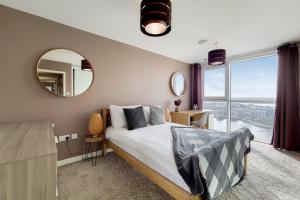 Deluxe three bedroom Apartment by London ExCeL Stays