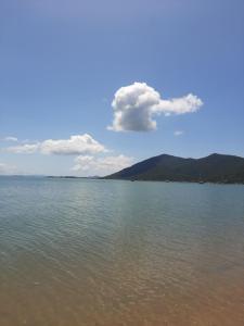 Casa na praia em frente ao mar