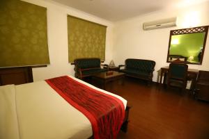 Hotel Ambica Palace AIIMS New Delhi - Couple Friendly Local ID Accepted
