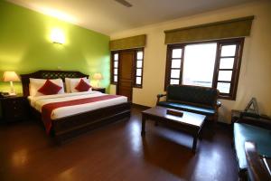 Hotel Ambica Palace AIIMS New Delhi - Couple Friendly Local ID Accepted