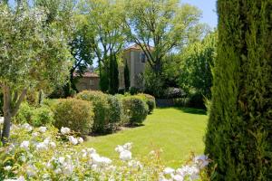 Appartements Private furnished apartment with all comfort in a green space with pool : photos des chambres