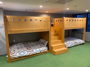 kdy ｽﾃｲﾊｳｽ 2段ベットの広い客室みんな一緒に泊まれる