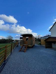 Chalets Chez Celia, Roulotte en Champagne : photos des chambres