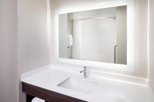 Standard King Room room in Holiday Inn Express and Suites Los Alamos Entrada Park an IHG Hotel