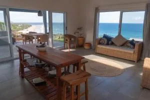 Coral Tree Surf Cottage - Tofinho, Tofo - N. Gungula