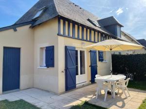 Maisons de vacances La Dunette Port Guillaume - Cabourg -piscine et mer a pied : photos des chambres