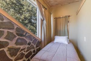 Lotus Mountain Suites West Suite