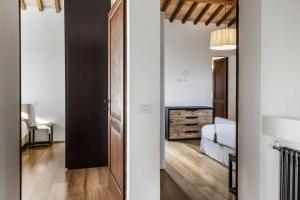 Villa Chiugi by PosarelliVillas