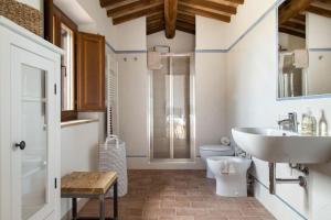 Villa Chiugi by PosarelliVillas