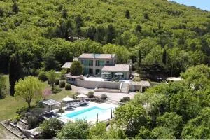 Magnifique propriété avec vues panoramiques et piscine privée - Auribeau