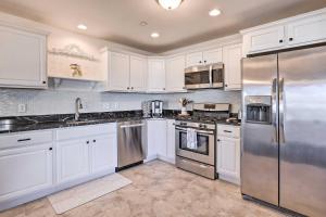 Bright and Airy Condo - Walk to Ortley Beach!