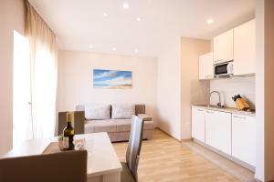 Apartments Anka with Seaview