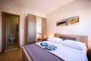 Apartments Anka with Seaview