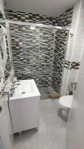 Bonito y Cómodo by CASAS COCODRILO