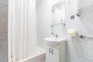 Pokoje Pawel Jakubik