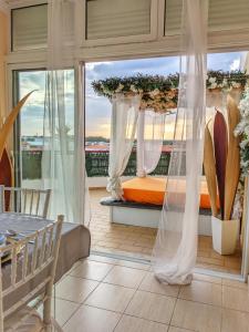 Penthouse With Sea View & Private Terrace