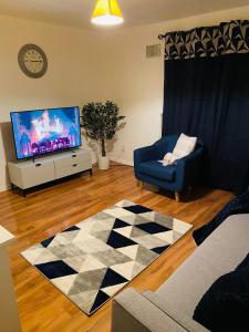 Cheerful home near City Centre,Station& RaceCourse