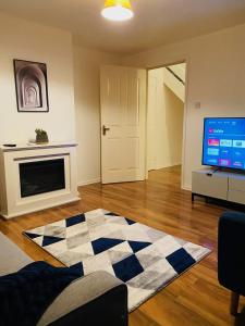 Cheerful home near City Centre,Station& RaceCourse