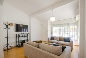 Casa en Villa Carlos Paz con Pileta , Quincho y Jardín a Pasos del Centro