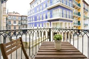 Cardosas Square Apartments by Porto City Hosts